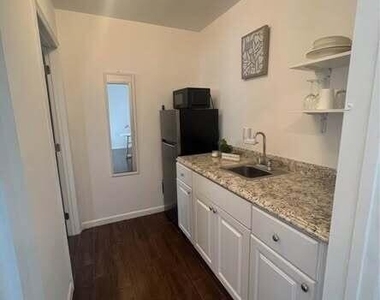 603 N J Street - Photo Thumbnail 4