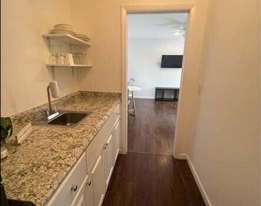 603 N J Street - Photo Thumbnail 5