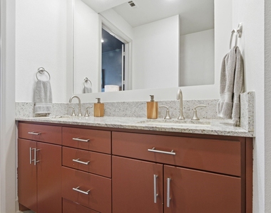 7333 Valley View Lane - Photo Thumbnail 16
