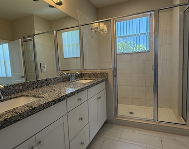 9028 Kingsmoor Way - Photo Thumbnail 10