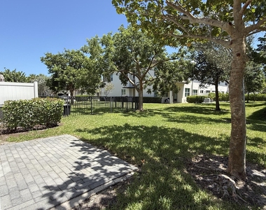 9028 Kingsmoor Way - Photo Thumbnail 18