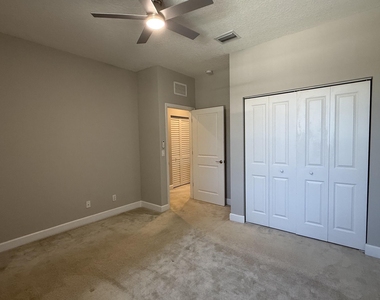 9028 Kingsmoor Way - Photo Thumbnail 12