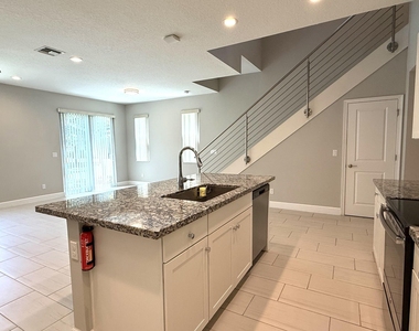 9028 Kingsmoor Way - Photo Thumbnail 5