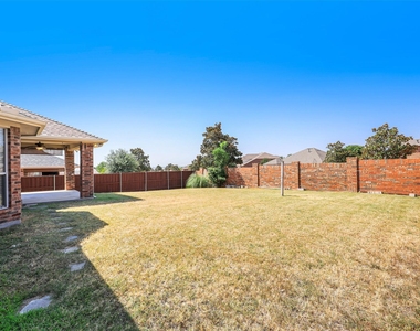 414 Dartmoor Drive - Photo Thumbnail 34