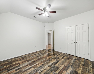 414 Dartmoor Drive - Photo Thumbnail 25