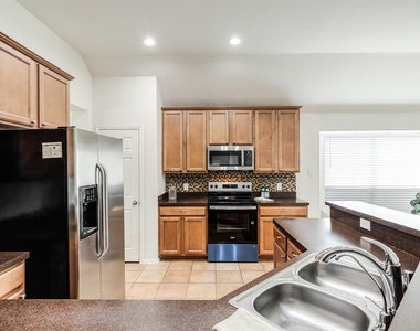 414 Dartmoor Drive - Photo Thumbnail 1