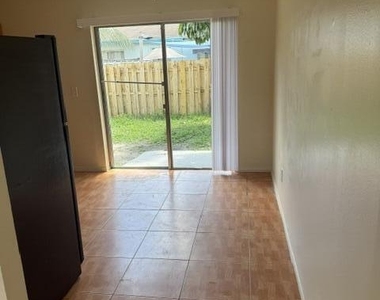 4766 Gulfstream Road - Photo Thumbnail 3