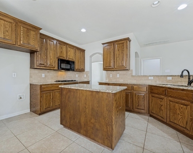 1148 Dayton Drive - Photo Thumbnail 8