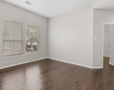 708 Hackberry Ridge Drive - Photo Thumbnail 23
