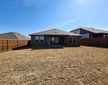 3812 Chalk Hill Avenue - Photo Thumbnail 22
