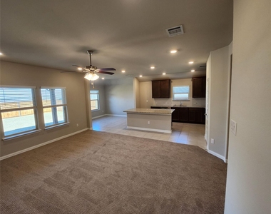 3812 Chalk Hill Avenue - Photo Thumbnail 12