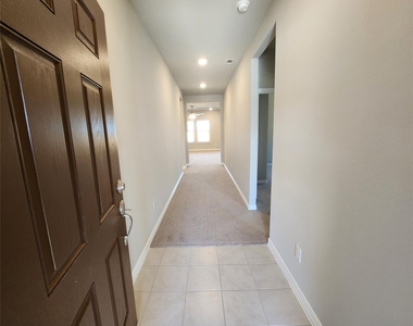 3812 Chalk Hill Avenue - Photo Thumbnail 6