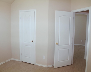 5913 Haven Lake Way - Photo Thumbnail 30