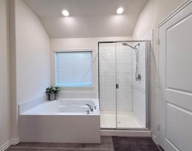 11008 Summer Rain Boulevard - Photo Thumbnail 14