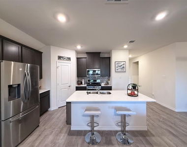 11008 Summer Rain Boulevard - Photo Thumbnail 2