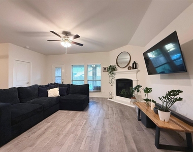 11008 Summer Rain Boulevard - Photo Thumbnail 6