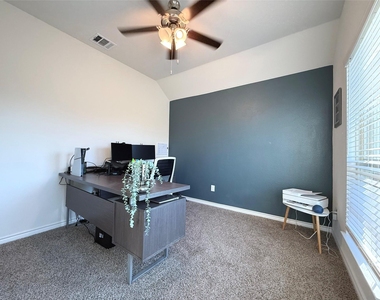11008 Summer Rain Boulevard - Photo Thumbnail 16