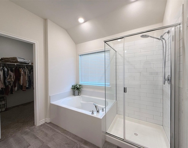 11008 Summer Rain Boulevard - Photo Thumbnail 13