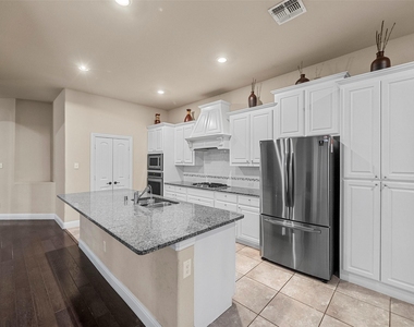 10412 Fort Davis Place - Photo Thumbnail 5