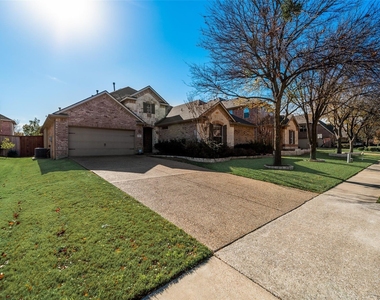 945 Pheasant Drive - Photo Thumbnail 1