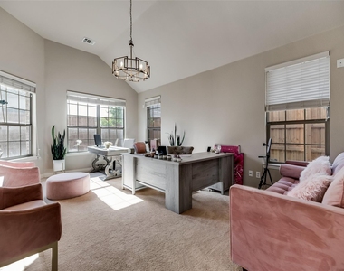 945 Pheasant Drive - Photo Thumbnail 12