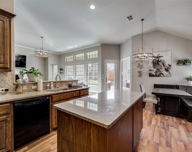 945 Pheasant Drive - Photo Thumbnail 8