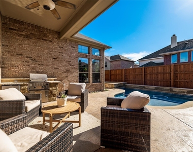 945 Pheasant Drive - Photo Thumbnail 23