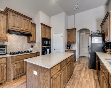 945 Pheasant Drive - Photo Thumbnail 9