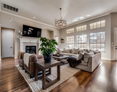 945 Pheasant Drive - Photo Thumbnail 4