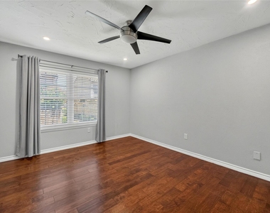 5626 Preston Oaks Road - Photo Thumbnail 8