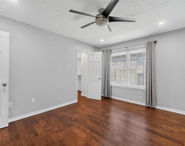 5626 Preston Oaks Road - Photo Thumbnail 18
