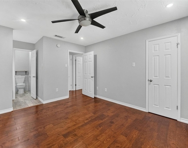 5626 Preston Oaks Road - Photo Thumbnail 9