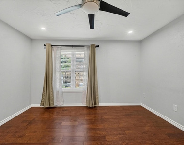 5626 Preston Oaks Road - Photo Thumbnail 16