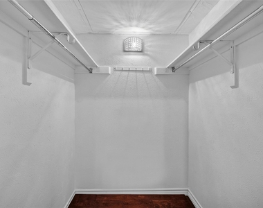 5626 Preston Oaks Road - Photo Thumbnail 17
