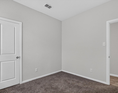 8613 Wildwest Drive - Photo Thumbnail 24