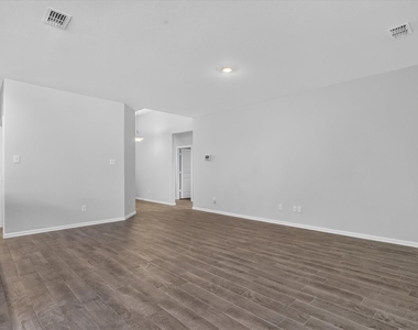 8613 Wildwest Drive - Photo Thumbnail 12
