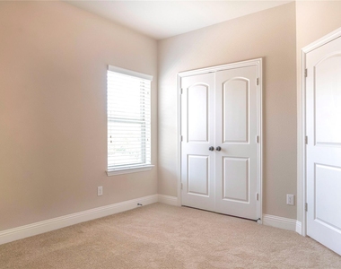 765 Huntingdon Street - Photo Thumbnail 15