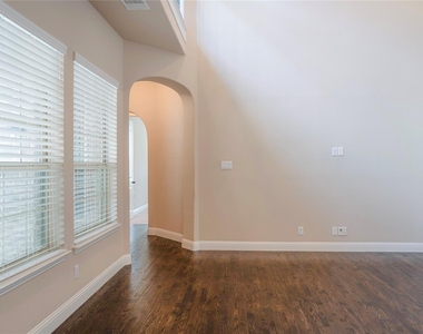 765 Huntingdon Street - Photo Thumbnail 4