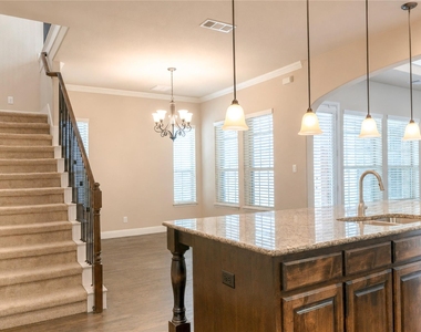 765 Huntingdon Street - Photo Thumbnail 11