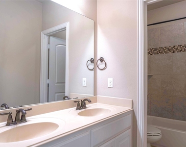 765 Huntingdon Street - Photo Thumbnail 16