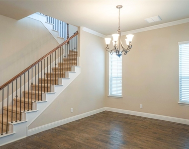 765 Huntingdon Street - Photo Thumbnail 12