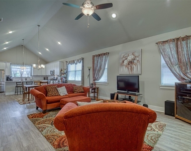 64 Kramer Lane - Photo Thumbnail 7