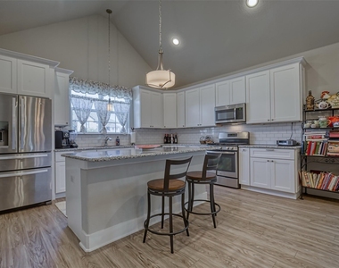 64 Kramer Lane - Photo Thumbnail 2