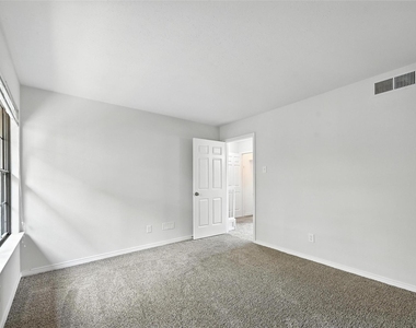 9910 Royal Lane - Photo Thumbnail 20