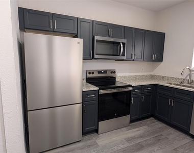 9910 Royal Lane - Photo Thumbnail 10