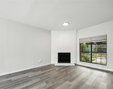 9910 Royal Lane - Photo Thumbnail 6