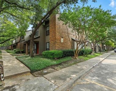 9910 Royal Lane - Photo Thumbnail 4