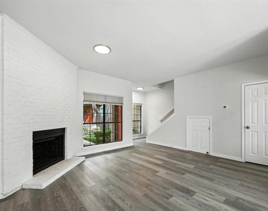9910 Royal Lane - Photo Thumbnail 7