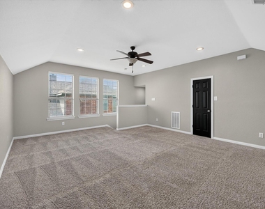 2416 Greenbrook Drive - Photo Thumbnail 17