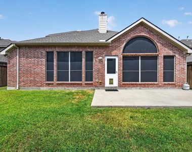 2416 Greenbrook Drive - Photo Thumbnail 18